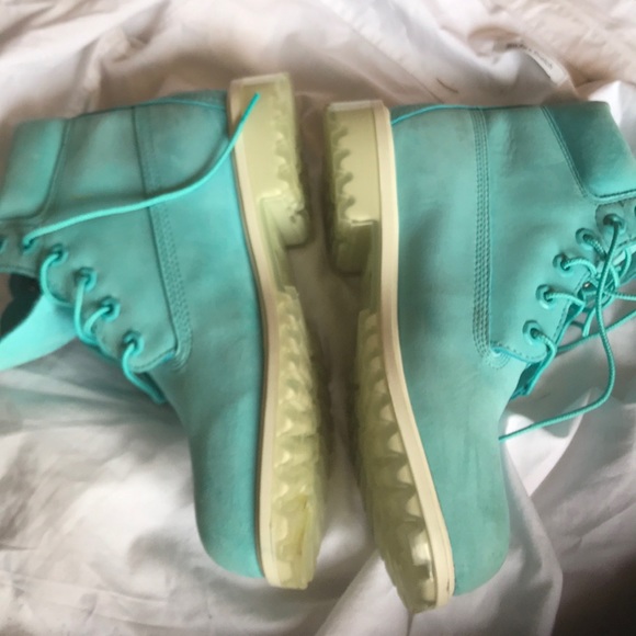 Timberlands - Picture 2 of 4